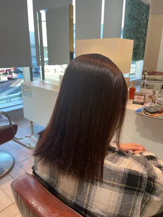 ミディアム 磯引 美菜のヘアスタイル