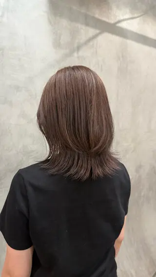 ミディアム カラー 星野 千智のヘアスタイル