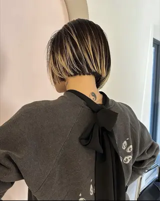 ショート カラー morita yunaのヘアスタイル