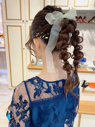 セミロング 🌸小島友梨香🌸 ブリーチカラーのヘアスタイル