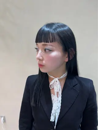 ロング カラー 阪本 安里のヘアスタイル