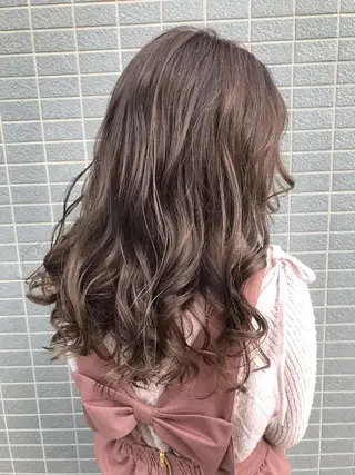 ロング カラー スズキ シオリのヘアスタイル