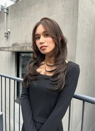 セミロング カラー Sato🦋 / XENA渋谷本店のヘアスタイル