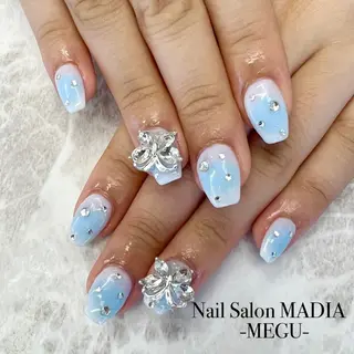 ネイル MADIA藤沢所属・MADIA MEGUのネイルデザイン