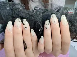 ネイル Yuxi Beauty salon 【ユーシィー ビューティ サロン】所属・钰熙美容院 池田公園店のネイルデザイン