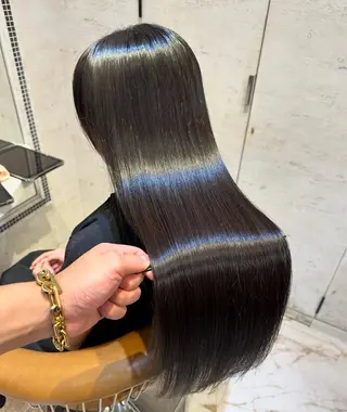 ロング 栄ハイトーン/透明感 ダブルカラーのヘアスタイル