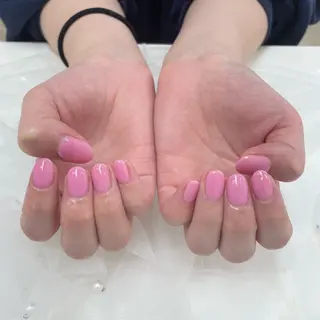 ネイル esNAIL新宿西口店所属・emi esNAILのネイルデザイン