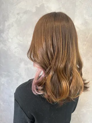 セミロング カラー ヒヨシ ルナのヘアスタイル