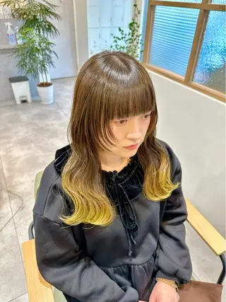 セミロング カラー desirbeaux 板垣鈴香のヘアスタイル