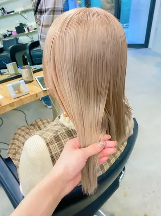 セミロング ROIS 表参道所属・ハイトーン🫧艶髪 MAIKAのヘアスタイル