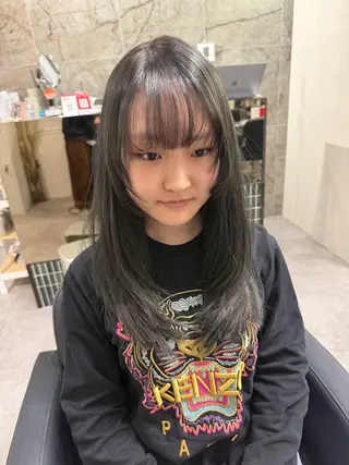 ロング 🩵透明感カラー × とぅるん艶感🫧猿渡のヘアスタイル