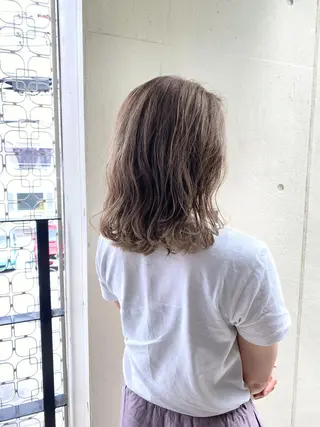 セミロング カラー 進 詩織のヘアスタイル