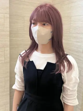 セミロング カラー ANNA /艶髪/ハイトーンのヘアスタイル