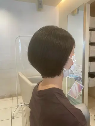 ショート カラー MODEks eau 佐藤優志のヘアスタイル