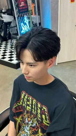 ミディアム 👑パーマの王様👑 【メンズ専門店】のヘアスタイル