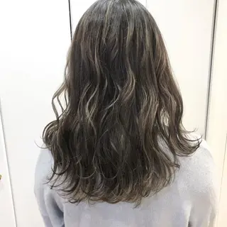 セミロング タカハシ ユウキのヘアスタイル