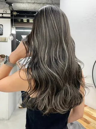 ロング カラー RYOSUKE ハイトーンのヘアスタイル