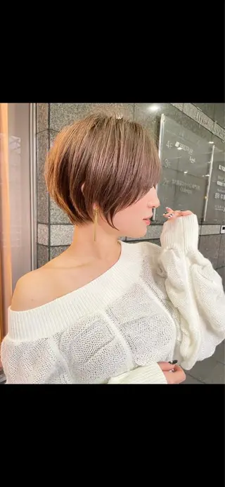 ショート カラー 💛美髪ハイトーン LEON🩶のヘアスタイル
