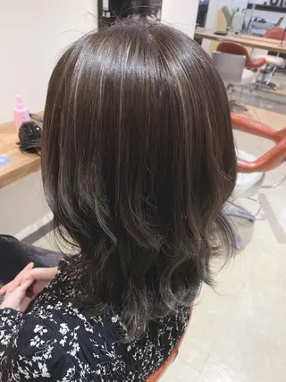 カラー 斉藤 瞳のヘアスタイル
