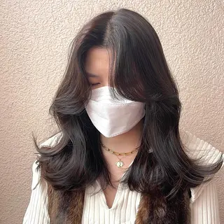 ミディアム カラー SALOWIN 新宿三丁目EAST所属・韓国レイヤー🇰🇷 layercut✂️のヘアスタイル
