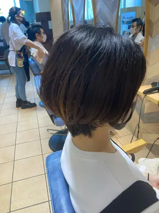 ショート カラー 奥谷 美代子のヘアスタイル