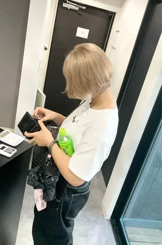 ショート カラー Still所属・タニ ユウのヘアスタイル