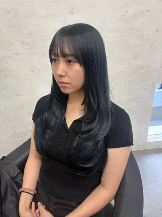 ロング カラー ブリーチなしカラー レイヤーカットのヘアスタイル