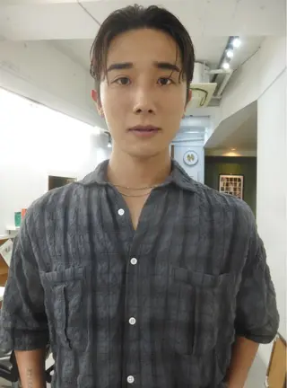 ミディアム パーマ メンズ スパイキーショート ハイトーンHYUGAのヘアスタイル