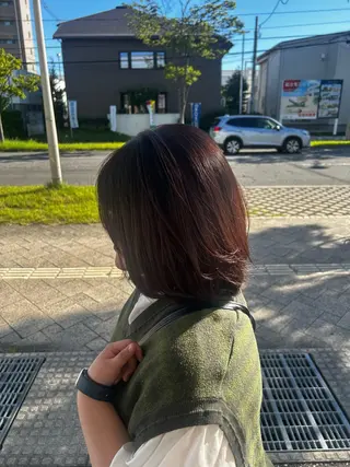 ミディアム 鳴海 美海のヘアスタイル