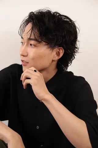 メンズ パーマ メンズ ヘアメイク ハイトーン キャロのヘアスタイル