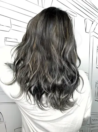 セミロング カラー レイヤー⭐️カラー ⭐️平川雅史のヘアスタイル