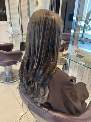 ロング カラー 村山 佳穂のヘアスタイル