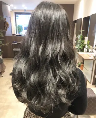 ロング 石毛 ひかるのヘアスタイル