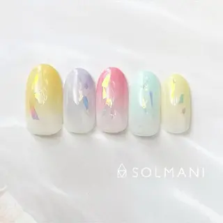 ネイル SOLMANI 予約担当のネイルデザイン