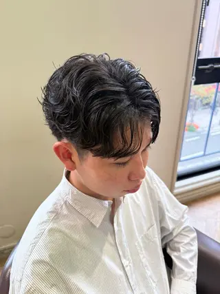 ショート パーマ 溝口 槙里也のヘアスタイル