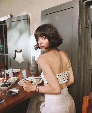 ミディアム パーマ atelier doux dimanche（アトリエ・ドゥー・ディマンシュ）所属・Fukamiレイヤー 透明感カラーのヘアスタイル