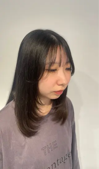 ミディアム ラッシュ所属・松岡 音羽のヘアスタイル