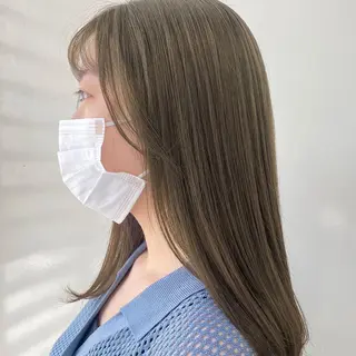 セミロング カラー ANNA /艶髪/ハイトーンのヘアスタイル