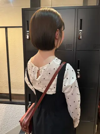 ショート カラー shiomi H 森　彩華のヘアスタイル