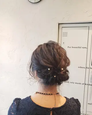 ミディアム ヘアアレンジ 薄葉 美菜子のヘアスタイル