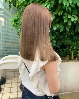 ミディアム カラー 柔らかブラウン/顔周 りレイヤー♡ユウシのヘアスタイル