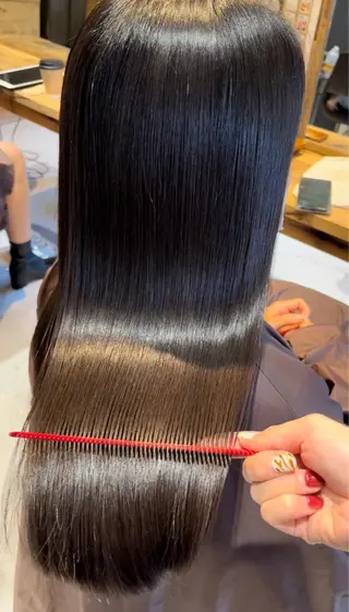 ロング diar／Saori 透明感カラー🤍のヘアスタイル