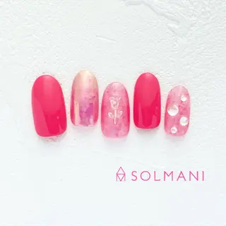 ネイル SOLMANI 予約担当のネイルデザイン
