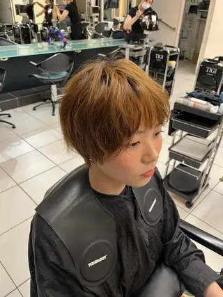 ショート カラー パーマ 新開 夏菜のヘアスタイル