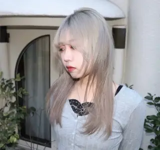 カラー Mikoto /透明感カラーのヘアスタイル