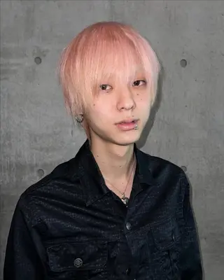 メンズ AIRA/ブリーチ ‪/透明感カラーのヘアスタイル