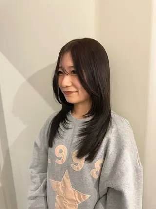 ロング カラー 内沼 恵留菜のヘアスタイル