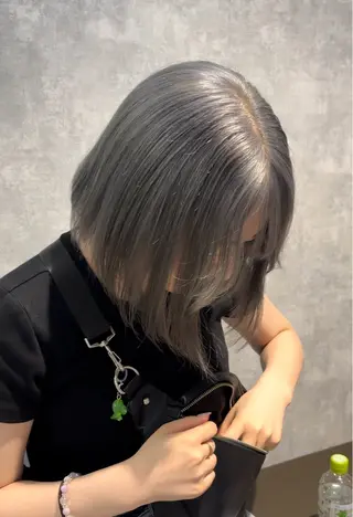 ショート 🌐NATSUMI 🌐【寒色カラー】のヘアスタイル