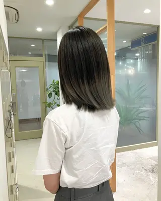 ミディアム 平松 里穗のヘアスタイル