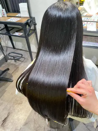 ロング ナチュラル透明感🌱 小山美樹子のヘアスタイル